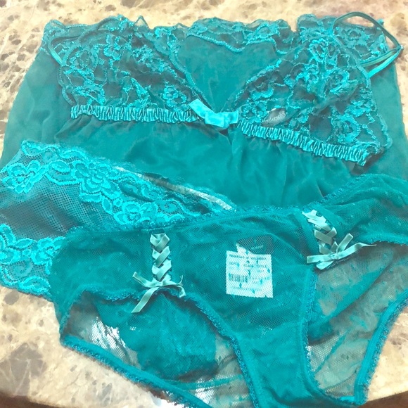 Frederick's of Hollywood Other - NWOT. Fredricks of Hollywood green lingerie set.